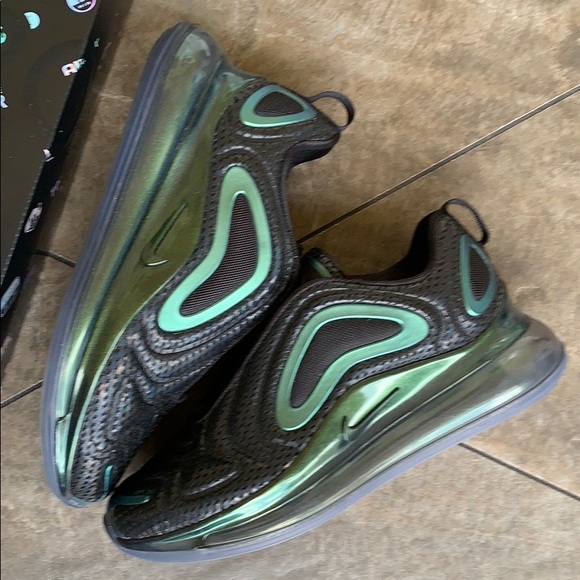 NIKE AIR MAX 720 Black/Black-Metallic Silver Men’s - Picture 4 of 16